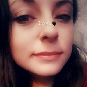 Meet your Posher, Caitlyn